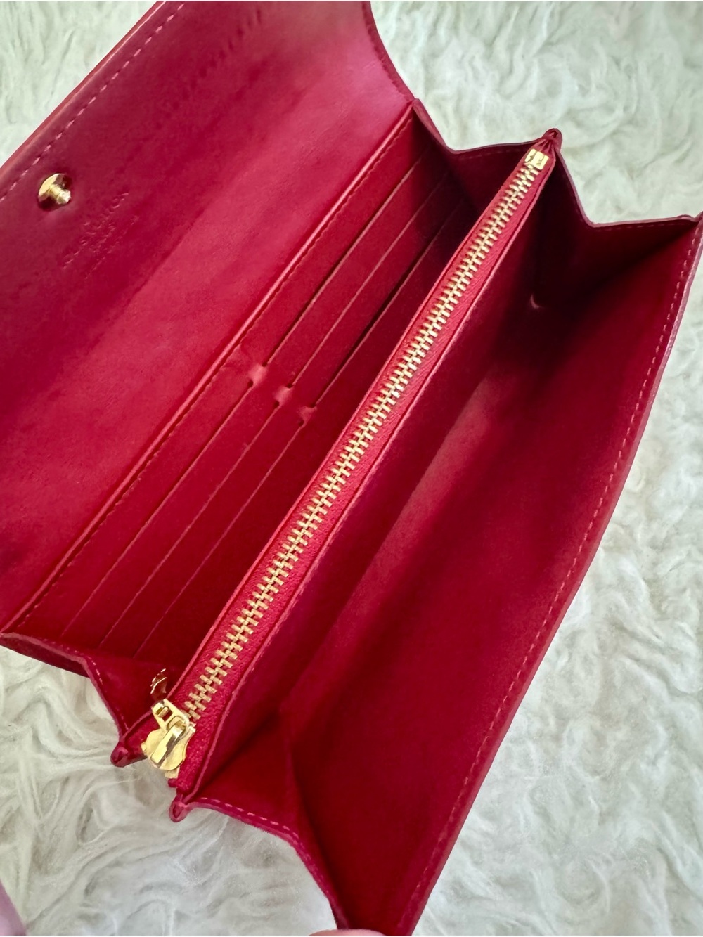 Louis Vuitton Red Vernis Monogram Wallet - Picture 3 of 13
